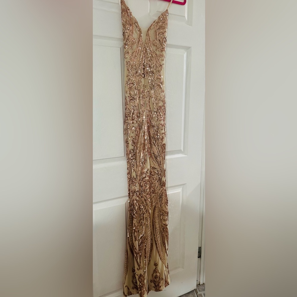 Beautiful sequins dress